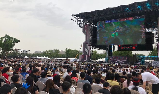 不仅仅是对 不仅仅是对